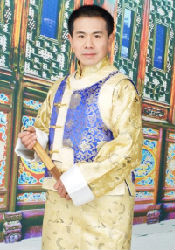 帅哥：利华众信的征婚二维码，扫一扫，手机上能征婚